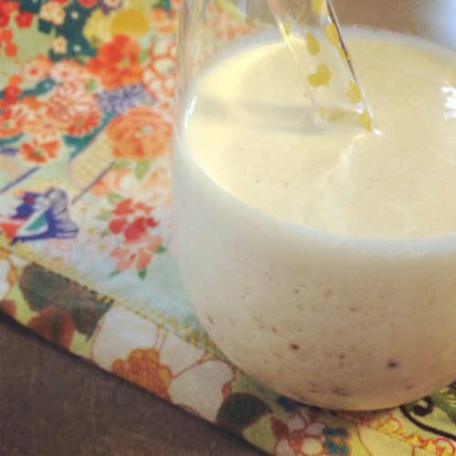 banana date almond butter smoothies